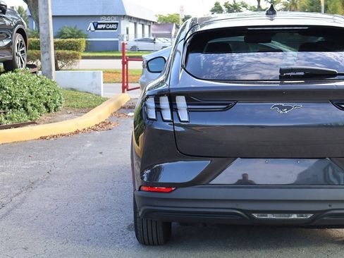 Used 2022 Ford Mustang Mach-E Select image 15