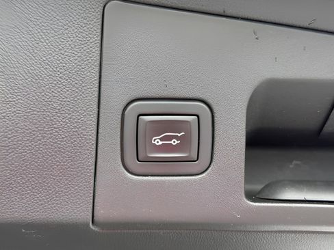 Used 2017 Cadillac XT5 Luxury image 11