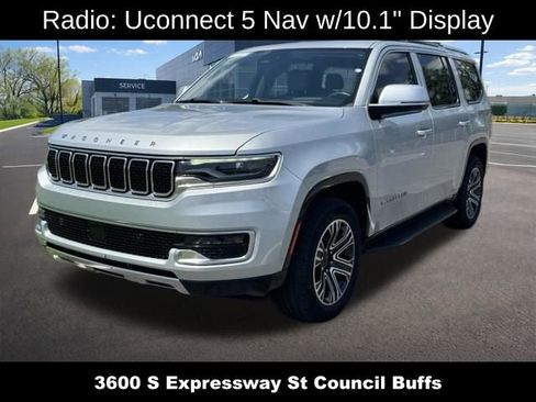 Used 2022 Jeep Wagoneer Series III w/ Rear Seat Video Group 1 RWD image 9