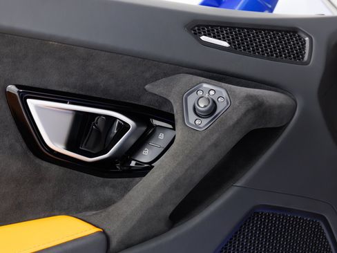 Used 2023 Lamborghini Huracan Tecnica RWD image 35