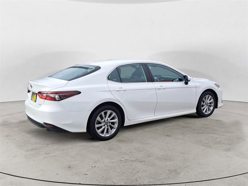 Used 2024 Toyota Camry LE image 3