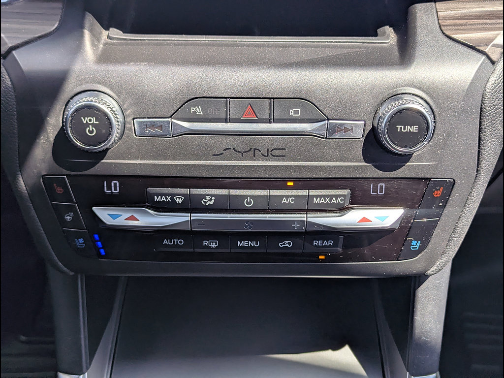 Used 2020 Ford Explorer Limited AWD/4WD image 34