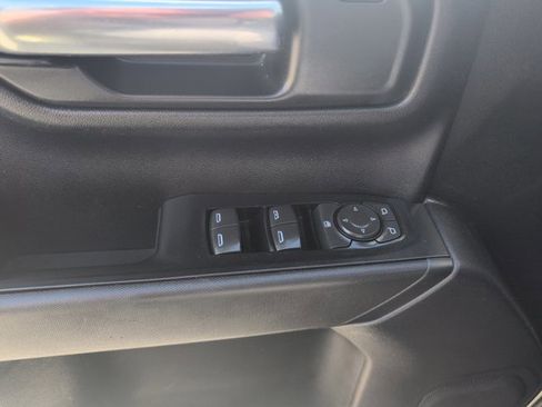 Used 2019 Chevrolet Silverado 1500 Custom Trail Boss w/ Custom Convenience Package image 18