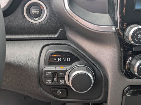 Used 2025 RAM 1500 Big Horn AWD/4WD image 23