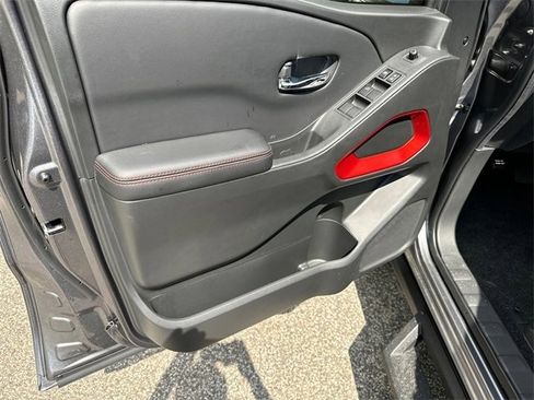 New 2025 Nissan Frontier PRO-4X w/ Pro Convenience Package image 10