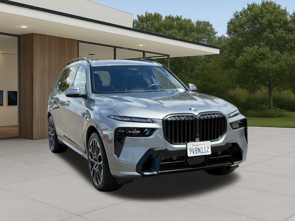 Used 2026 BMW X7 xDrive40i w/ M Sport Package AWD/4WD image 5