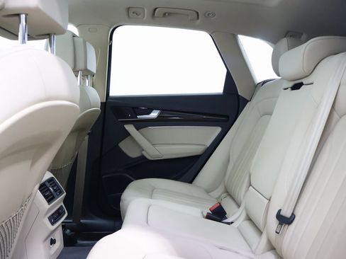 Used 2018 Audi Q5 2.0T Premium Plus w/ Premium Plus Package image 27