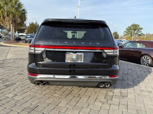 Used 2023 Lincoln Aviator Reserve w/ Equipment Group 201A image 10