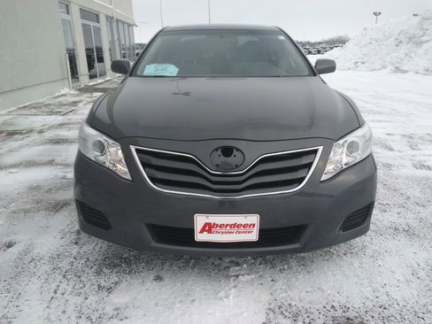 Used 2011 Toyota Camry image 3