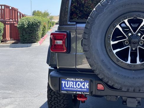 New 2026 Jeep Wrangler Unlimited Rubicon AWD/4WD image 8