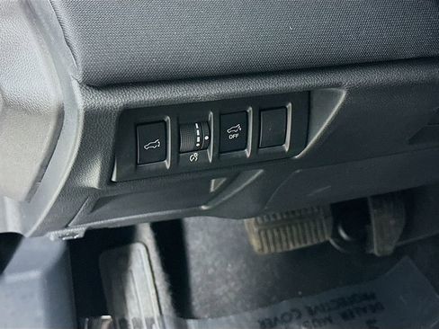 Used 2025 Subaru Outback Premium AWD/4WD image 14