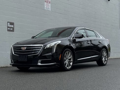 Used 2018 Cadillac XTS w/ Rear Seat Comfort Package image 2