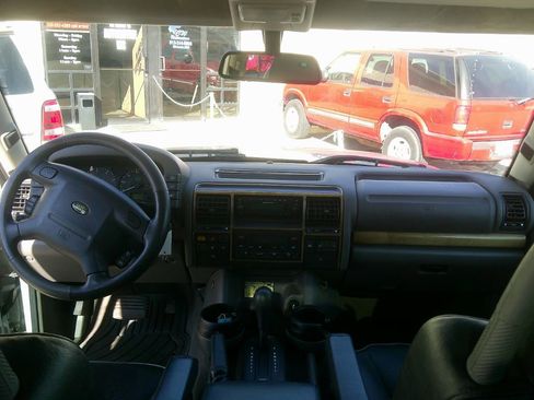 Used 2002 Land Rover Discovery SE image 12