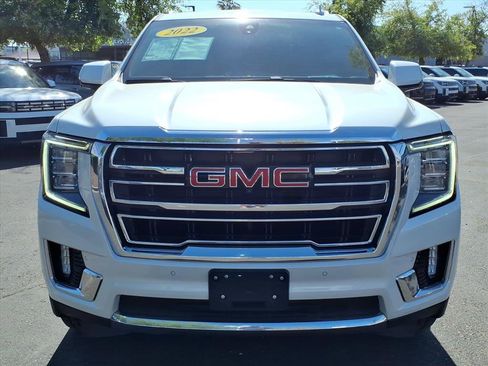 Used 2022 GMC Yukon XL SLT w/ SLT Premium Package image 8
