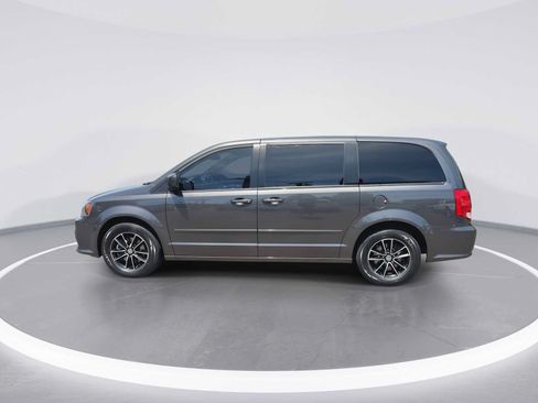Used 2017 Dodge Grand Caravan SE FWD image 5