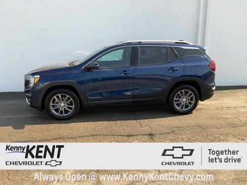 Used 2023 GMC Terrain SLT w/ LPO, Floor Liner Package image 33