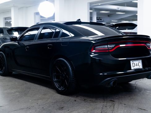 Used 2016 Dodge Charger R/T image 4