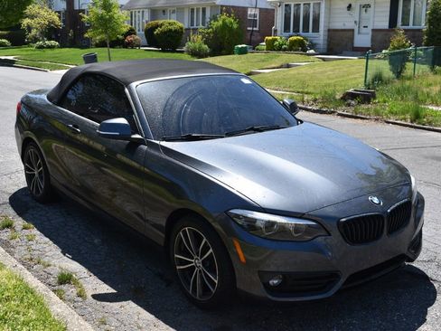 Used 2018 BMW 230i Convertible RWD image 4