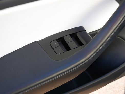 Used 2019 Tesla Model 3 Long Range image 19