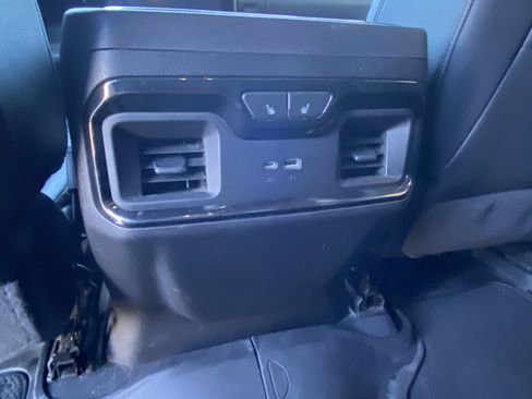 Used 2023 GMC Sierra 1500 AT4 w/ Technology Package image 18