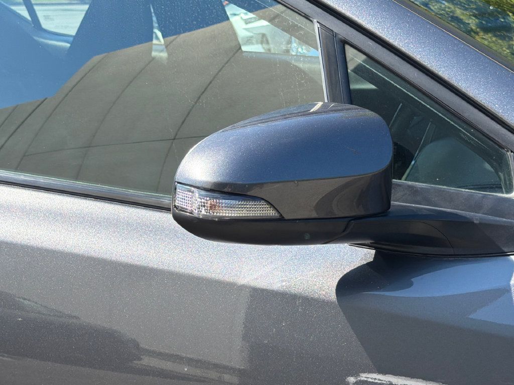 Used 2018 Toyota C-HR XLE FWD image 8