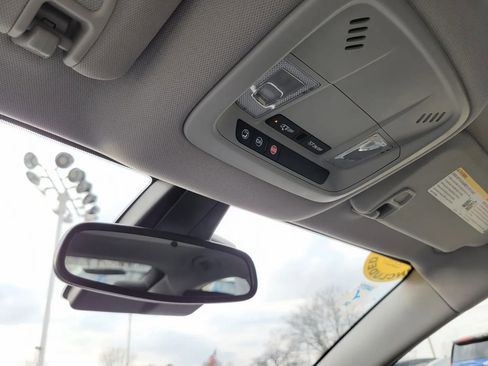 Used 2018 Chevrolet Volt Premier image 28