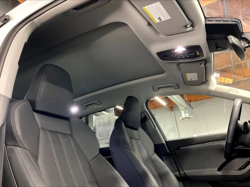 Certified 2025 Audi Q6 e-tron Premium Plus w/ Premium Plus AWD/4WD image 23