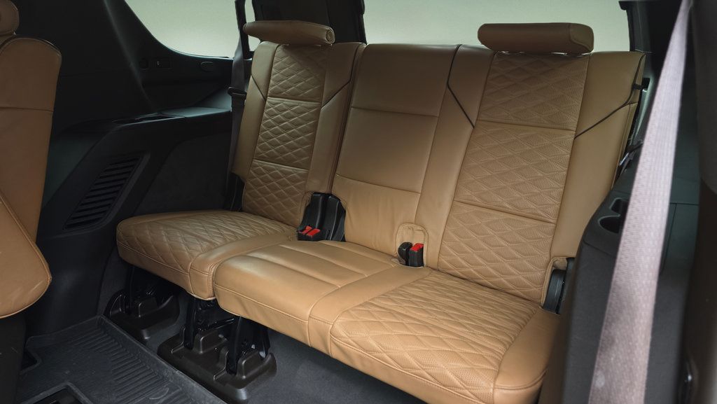 Used 2023 Cadillac Escalade Sport w/ Touring Package AWD/4WD image 18
