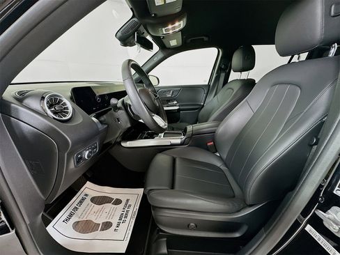 Certified 2025 Mercedes-Benz GLB 250 4MATIC image 22