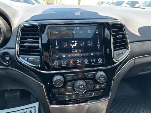 Used 2019 Jeep Grand Cherokee Limited image 12