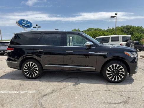 Used 2023 Lincoln Navigator Black Label AWD/4WD image 8