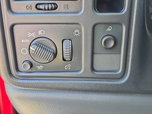 Used 2006 Chevrolet Silverado 1500 W/T image 13