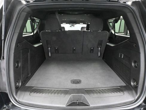 Used 2024 GMC Yukon XL SLE image 43