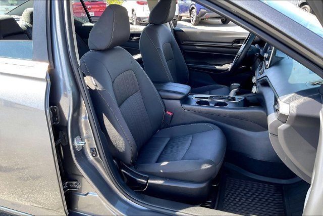 Certified 2025 Nissan Altima 2.5 S FWD image 6