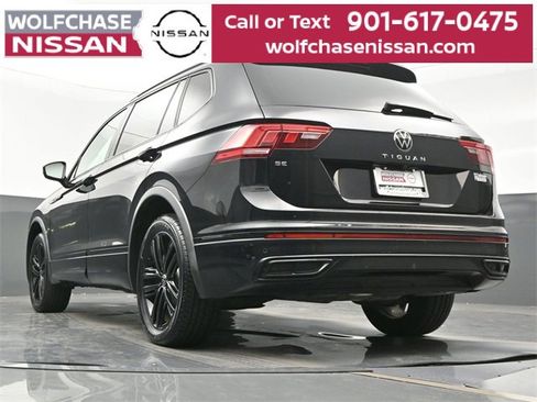 Used 2022 Volkswagen Tiguan SE R-Line image 24
