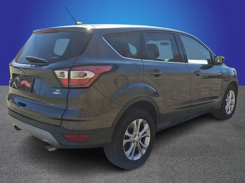 Used 2017 Ford Escape SE w/ SE Cold Weather Package image 4