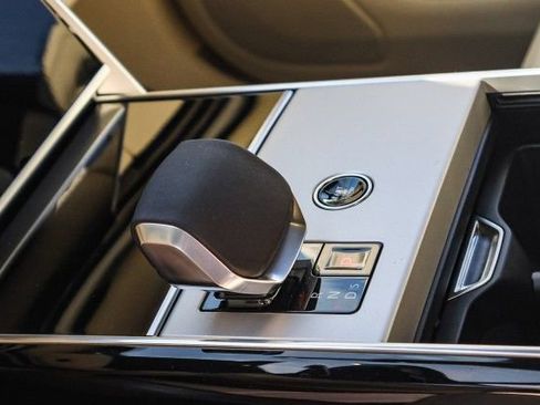 New 2025 Land Rover Range Rover SE image 19