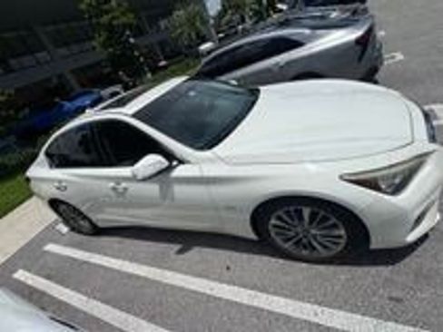 Used 2019 INFINITI Q50 Luxe RWD image 2