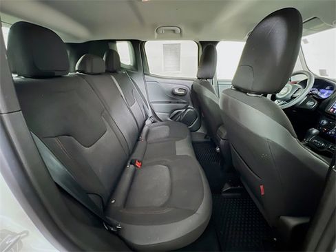 Used 2023 Jeep Renegade Trailhawk image 39