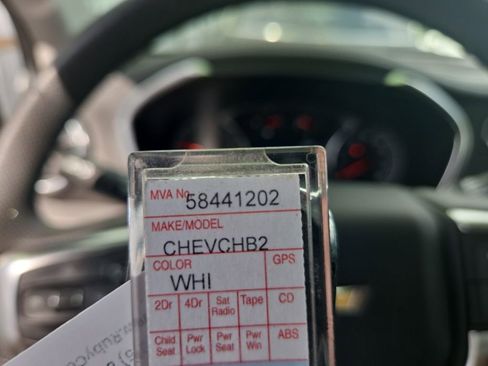 Used 2025 Chevrolet Blazer LT image 4