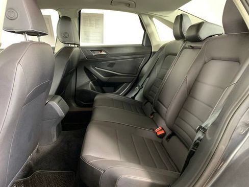 Used 2024 Volkswagen Jetta SE w/ Panoramic Sunroof Package FWD image 7