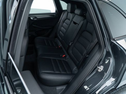 Certified 2026 Porsche Macan AWD/4WD image 29
