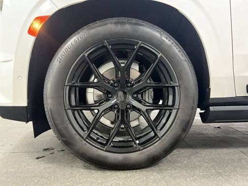 Used 2023 Cadillac Escalade Sport Platinum w/ LPO, ONYX Package AWD/4WD image 34