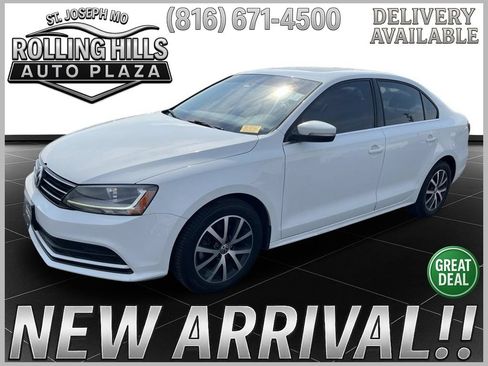 Used 2017 Volkswagen Jetta SE FWD image 1