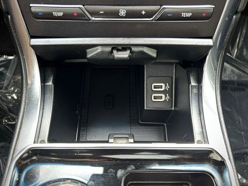 Used 2019 Ford Edge Titanium w/ Cold Weather Package image 63