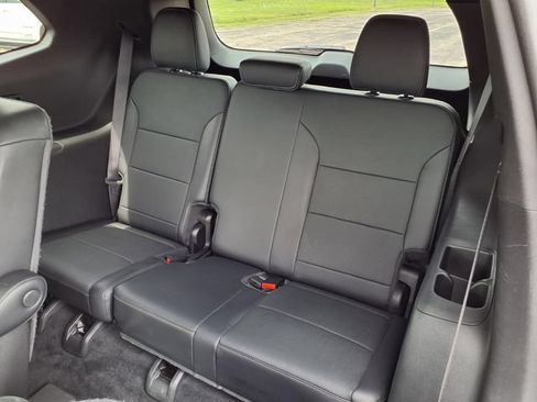 Used 2025 Buick Enclave Preferred AWD/4WD image 45