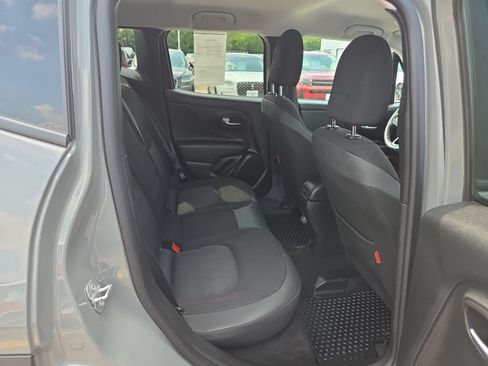 Used 2022 Jeep Renegade Trailhawk AWD/4WD image 45