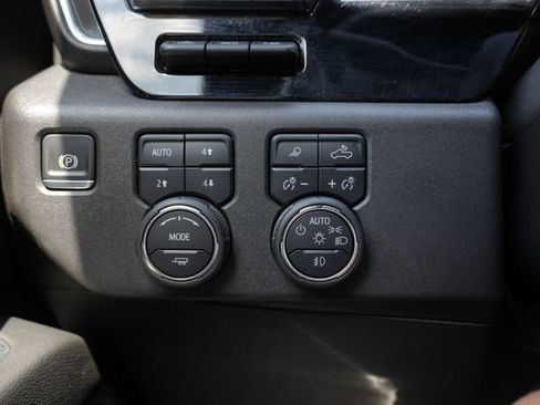 Used 2024 Chevrolet Silverado 1500 High Country w/ Technology Package AWD/4WD image 23