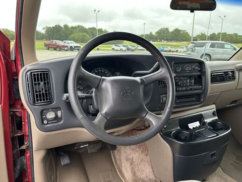 Used 1998 Chevrolet Express 1500 RWD image 8