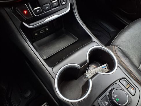 Used 2020 GMC Terrain SLT w/ Preferred Package image 11